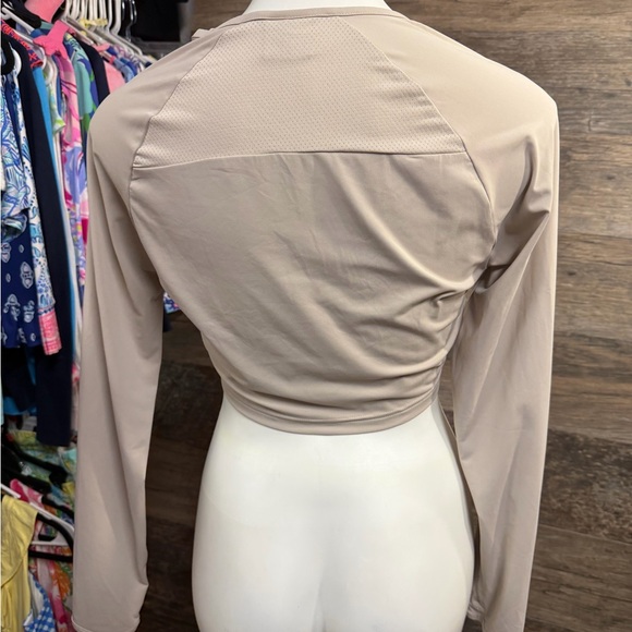 Gymshark Beige Long Sleeve Crop Top - Picture 8 of 11